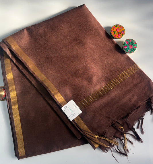 Plain Saree with Elegant Golden Border