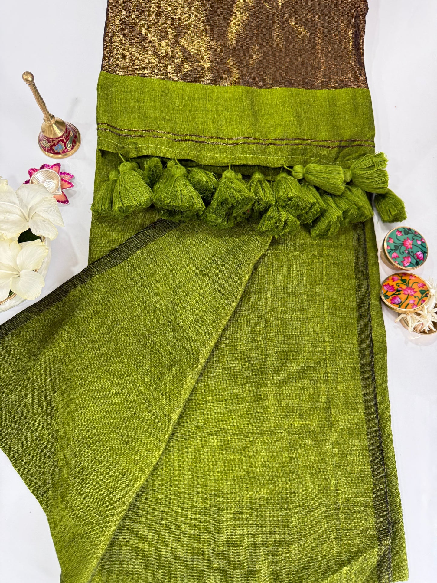 Plain Mul Modal Saree with Zari Palla