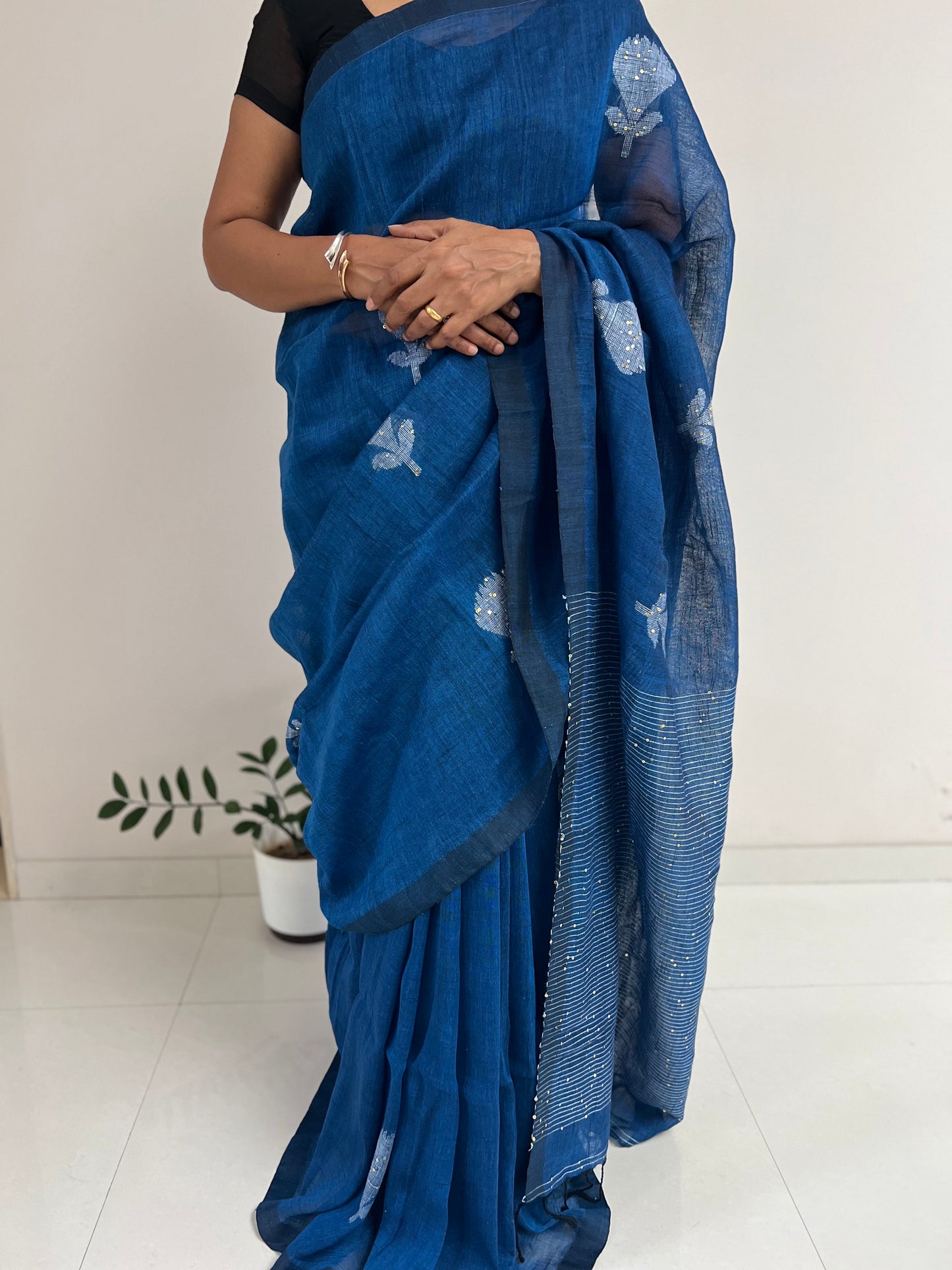 Neela Phool Handloom Linen Saree