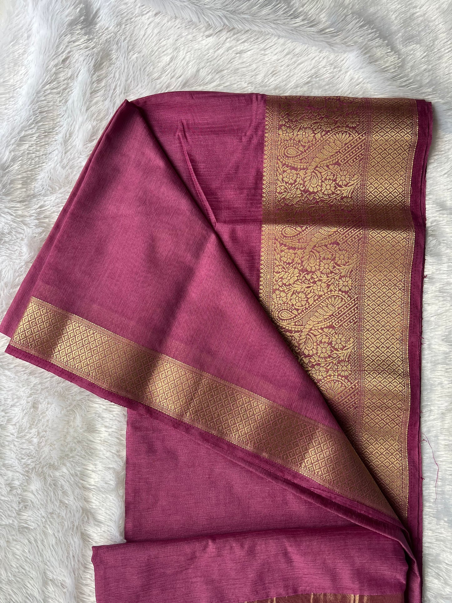 Gulabi Noor Semi Linen Saree
