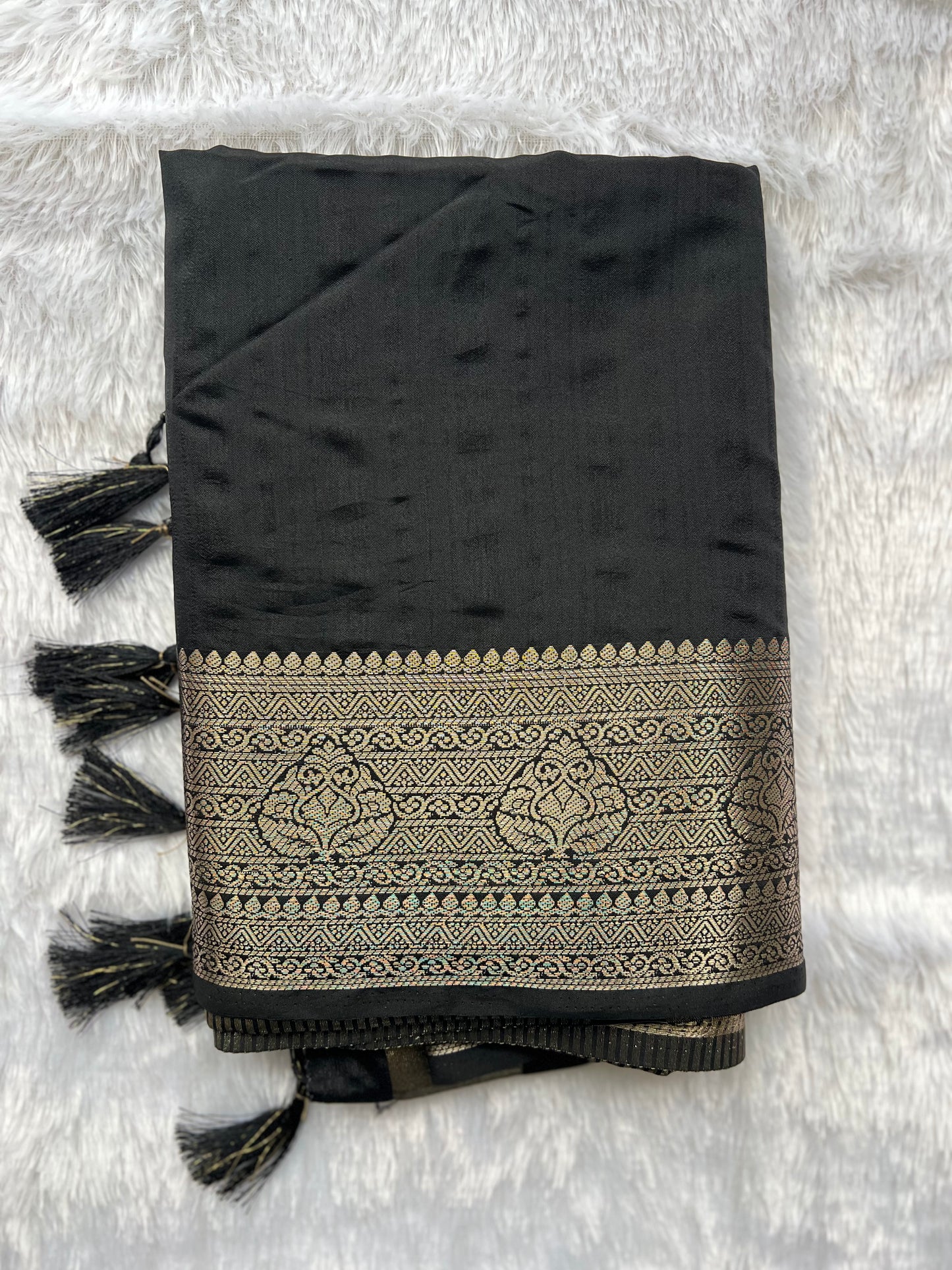 Raat Ki Raani Semi Crepe Silk Saree