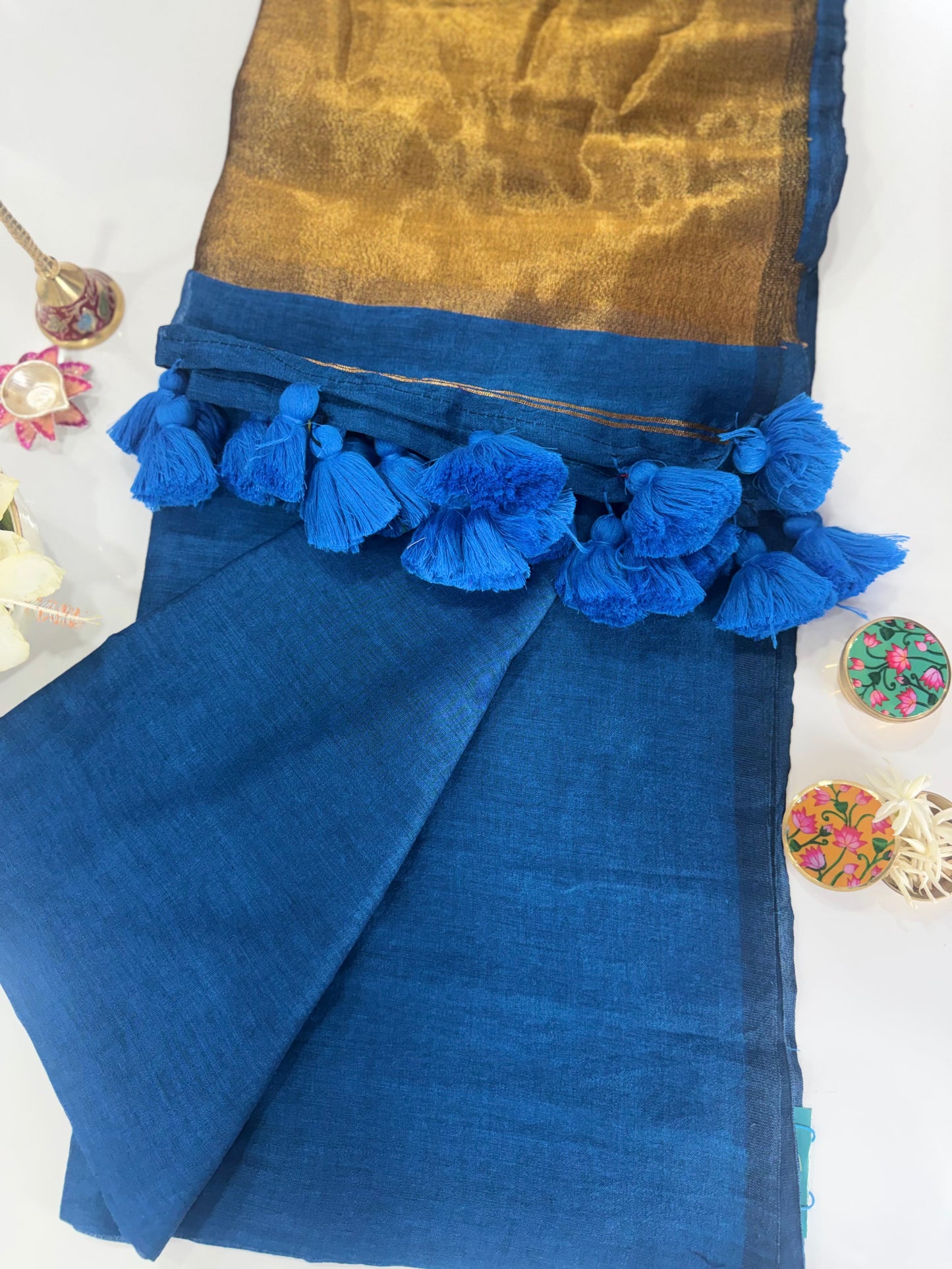 Plain Mul Modal Saree with Zari Palla